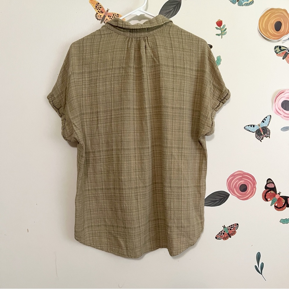 cloth & stone light olive textured blouse - Picture 4 of 9